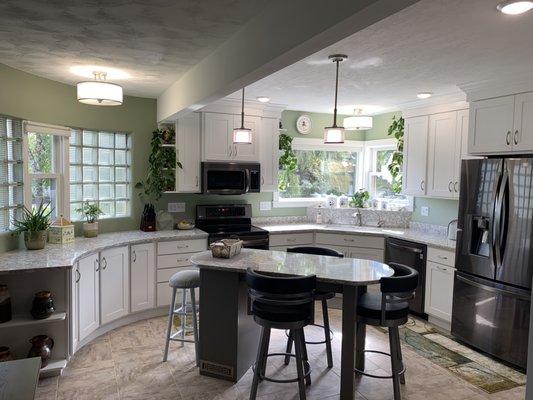 Our installers did a fine job with the curved wall and Cambria Quartz Berwyn counter tops!