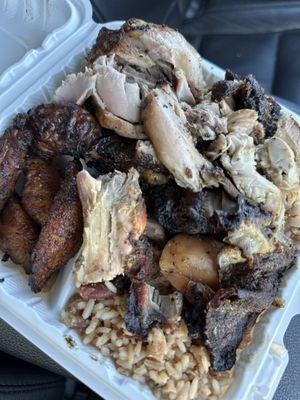 Jerk chicken, rice and plaintains