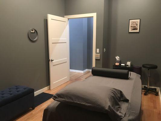 One of the acupuncture treatment rooms.