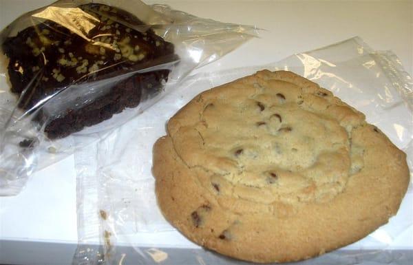 Walnut Brownie & Chocolate Chip Cookie