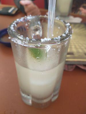 Very good margaritas..quick service and friendly environment. Great for a family dine in!