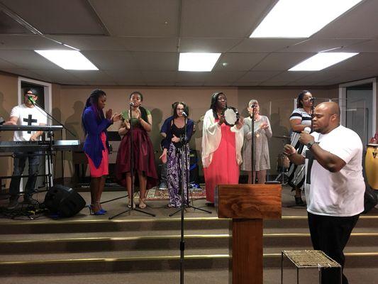 Praise team