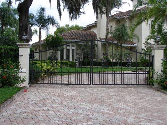 Swing gates repair & installation services