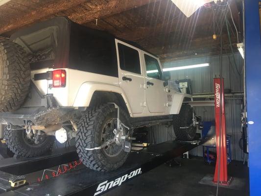 Jku getting alignment 
 Beautiful rig..