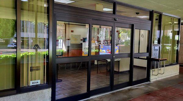 Honolulu Federal Credit Union inside of the Federal Building.