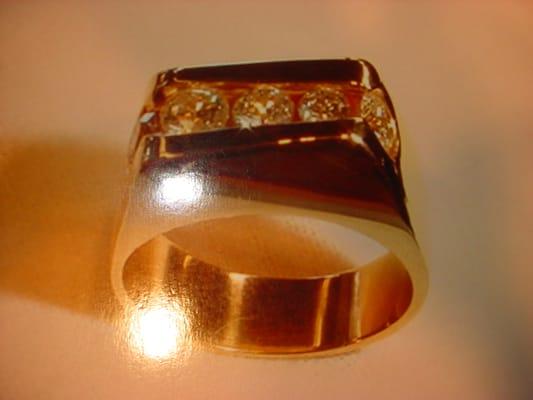 massive 18k mens ring by Jeffry. a custom order