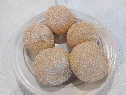 Fried sesame ball desserts