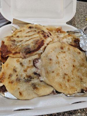 Pupusas Revueltas