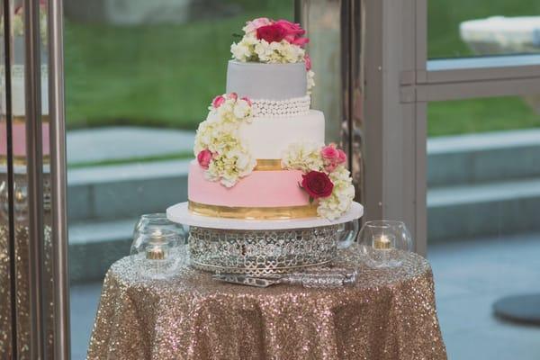 He made my cake look 100x better by adding his extra flowers to it!