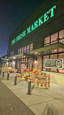 Outside The Fresh Market - 21St Street