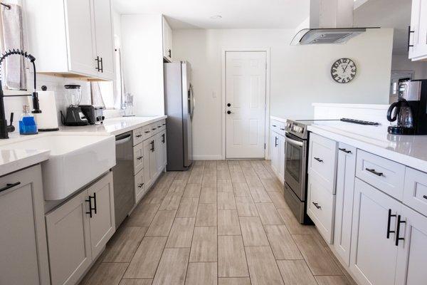 Clean kitchen from Tidy Casa.