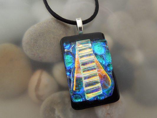 Anois Jewelry will be at the Holiday Event with my fused glass pendants, beaded spike necklaces & lots of earrings!