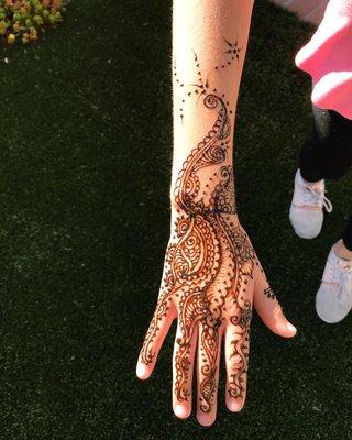 Freestyle henna by appointment.