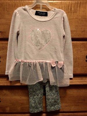 Girls fall 2t clothes Includes 7pairs of leggings, 6 long sleeve shirts, 4 two piece sets, 3 sweaters and more Great condition!