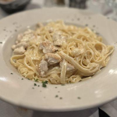 Fettuccine Alfredo with chicken