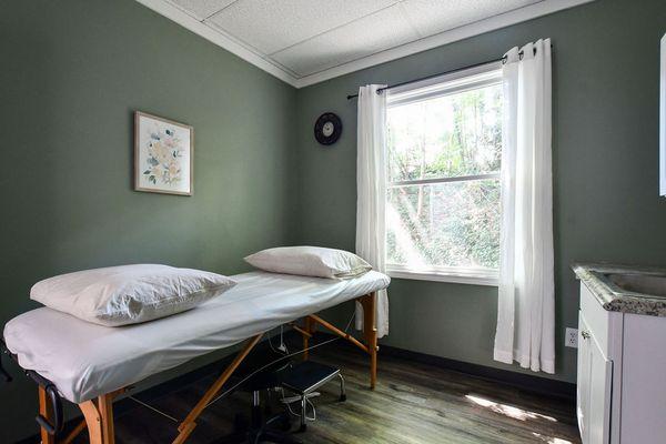 Lovely rooms to have your acupuncture session.