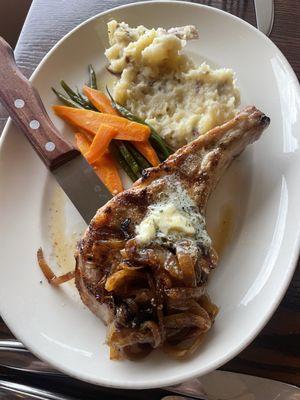 Pork chops with garlic smashed mashed