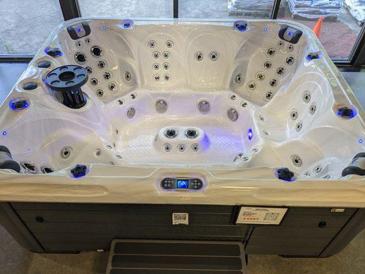 True 8 Seater Spa Fully Loaded