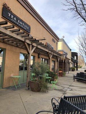 Cute outdoor area. They have no indoor seating.