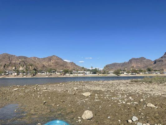 Small island in center of the river.