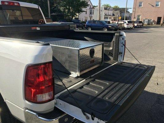 Truck Tool box with Drawer