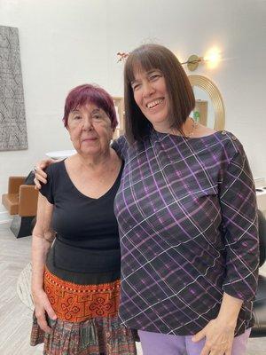 Adorable mother & daughter haircuts.