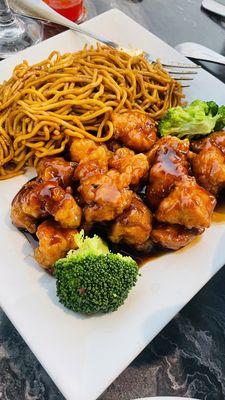 Honey chilli chicken with noodles