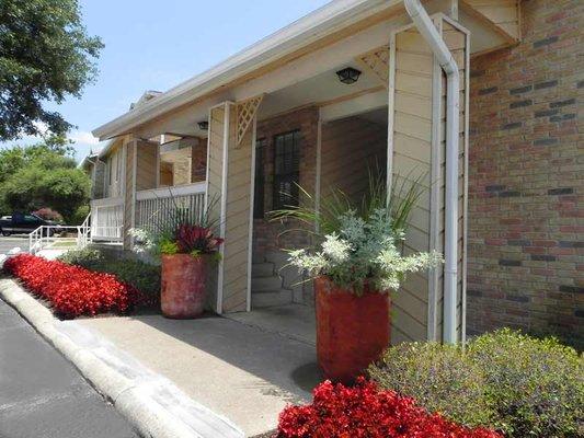 Highcrest Apartments - San Marcos, TX