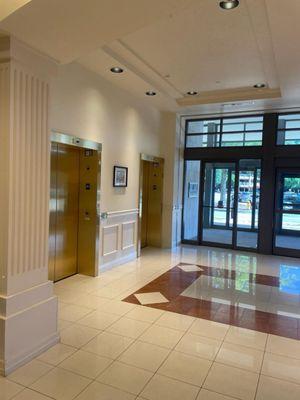 First level elevator area, Von Maur Perimeter Mall