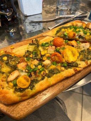 Chicken pesto flatbread