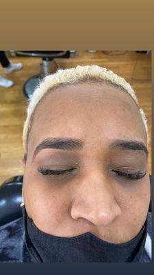 Giving your eyebrows a definition is our job. 
Let me thread on yours..
#bostonbesteyebrowsthreader