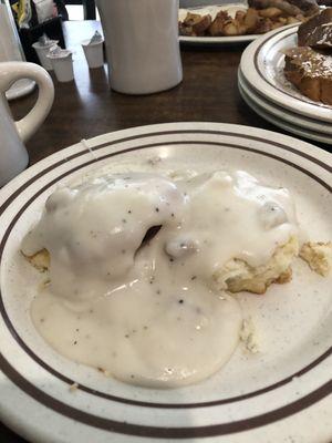 Biscuit and gravy