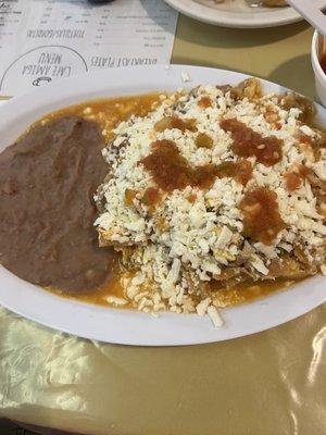 Chilaquiles con deshebrada