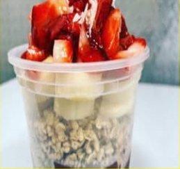 Strawberry Banana Acai Bowl:
Strawberries, bananas,granola,honey.