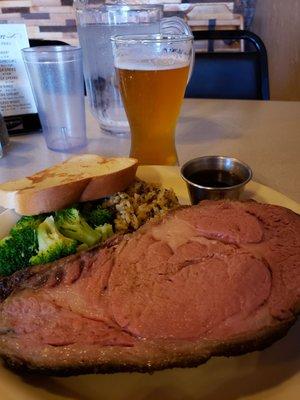 Prime rib, steamed brocolli, wild rice, Texas toast, and a cold Boulevard Tank 7 ale.