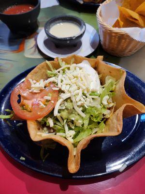 Nice Fajita Taco salad served promptly! Give it a try.