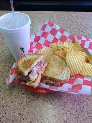 This was the regular size Reuben.    If you want "New York Size", which is double meat, add $3.75 more to the price.