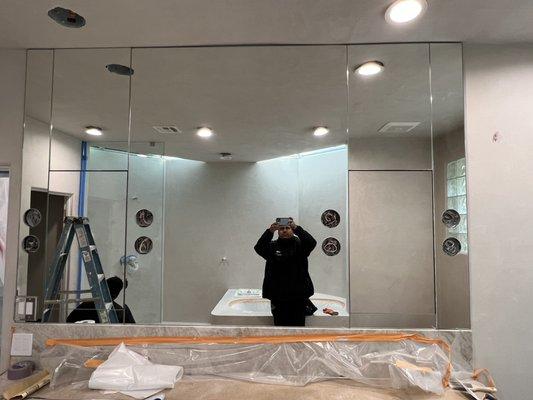 Custom cut vanity mirror wall 1/4" clear mirrors with flat polished edges and glass shelves