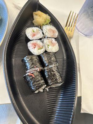 Hamachi Roll