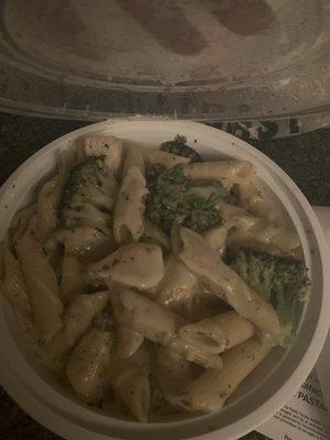 Chicken Alfredo penne pasta