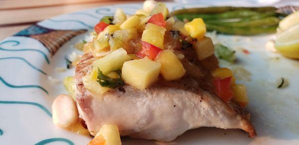 Mahi mahi with mango salsa