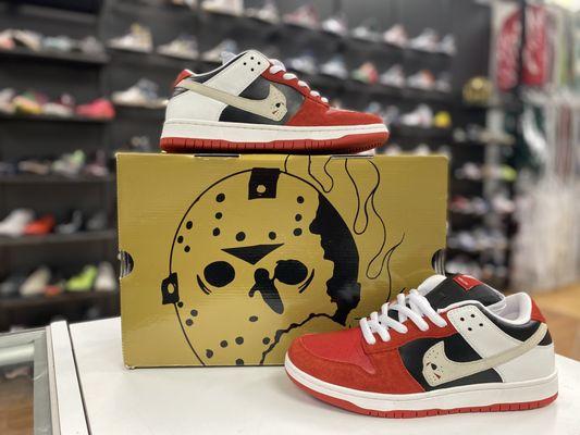 Warren Lotas Jason SB Dunk Low