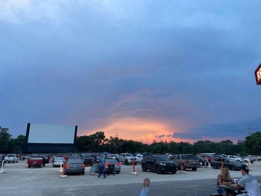 Drive inn night