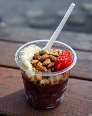 Açaí Bowl w/ Almonds ($16/large + $1/almonds)