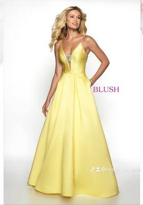 Prom dresses 
Arta fashion beauty shop