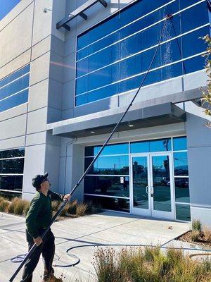 Tucker pole commercial  Window Cleaning