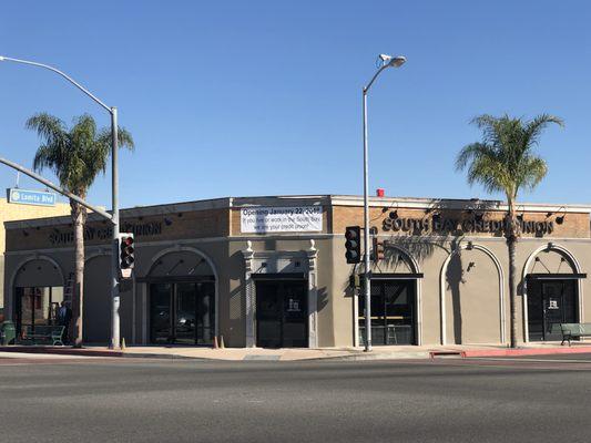 On the NE corner of Narbonne and Lomita.