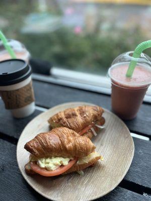 Egg salad croissant