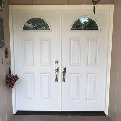 Entry doors of all types and configurations. Contact us to start your design now!