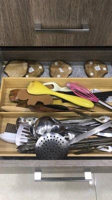 Family of 6, drawer set for kitchen utensils